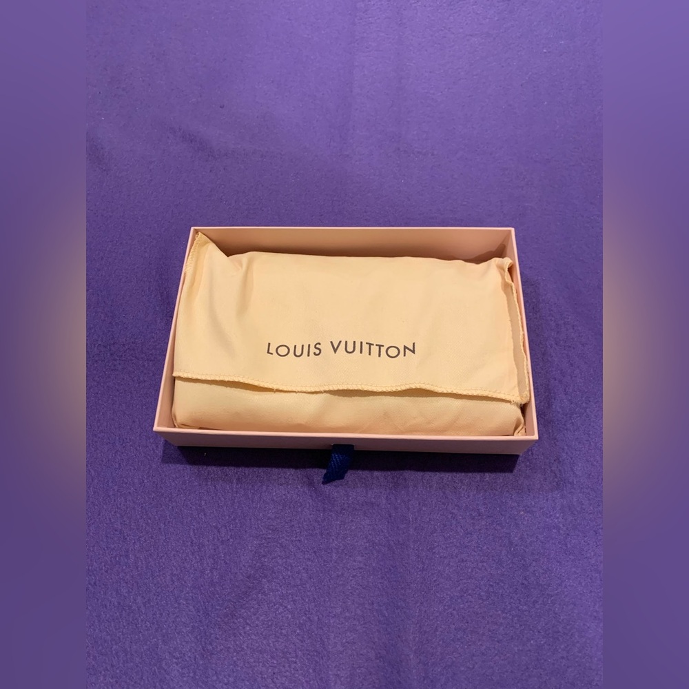 Louis Vuitton Amelia Trifold Wallet - Picture 12 of 13